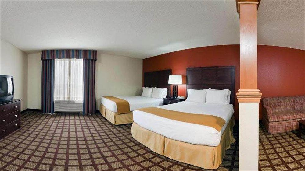 Holiday Inn Express Hotel & Suites Chicago-Algonquin By Ihg Exterior photo