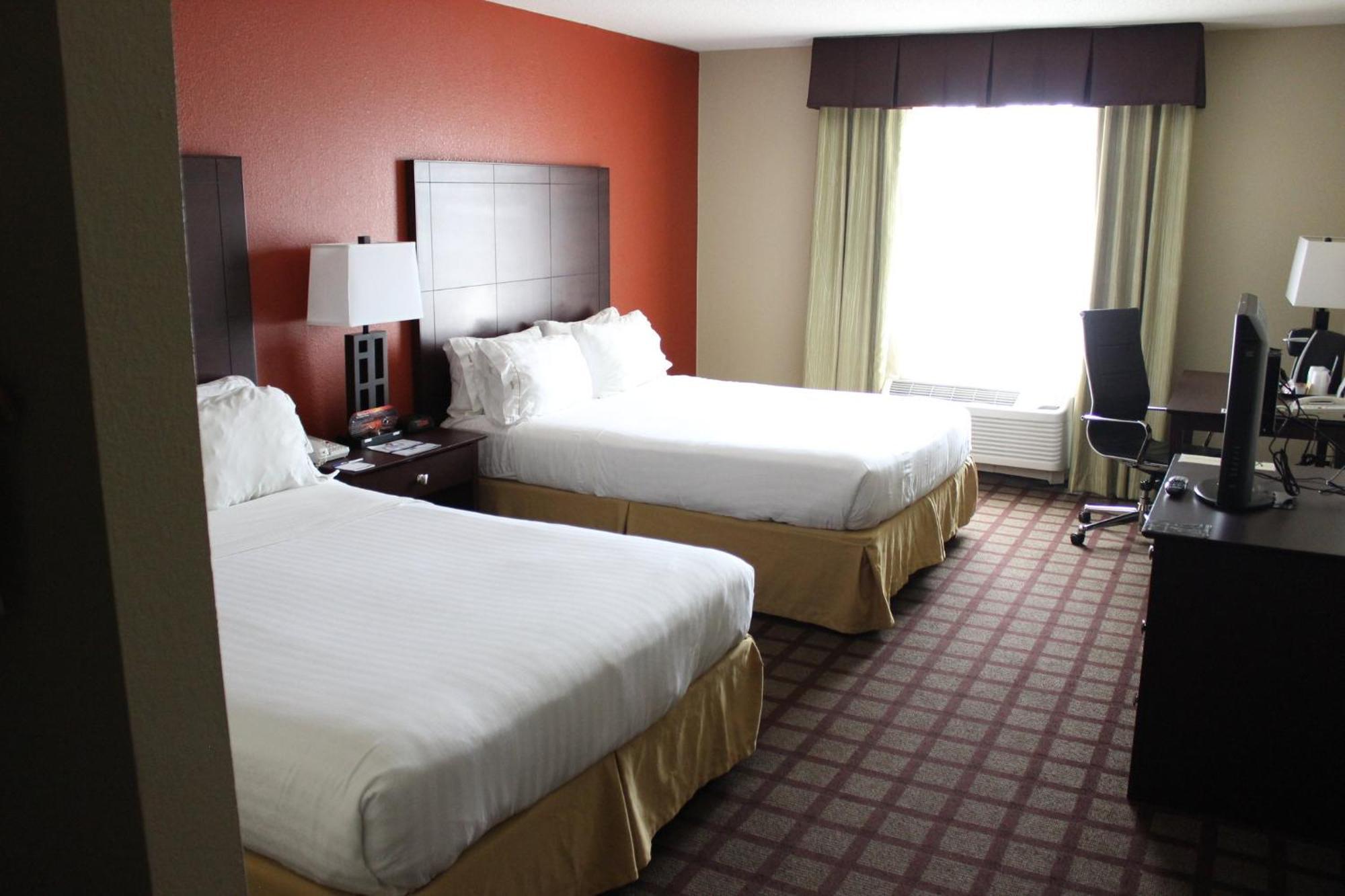 Holiday Inn Express Hotel & Suites Chicago-Algonquin By Ihg Exterior photo