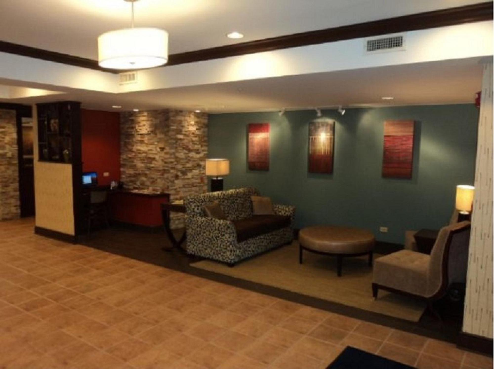 Holiday Inn Express Hotel & Suites Chicago-Algonquin By Ihg Exterior photo