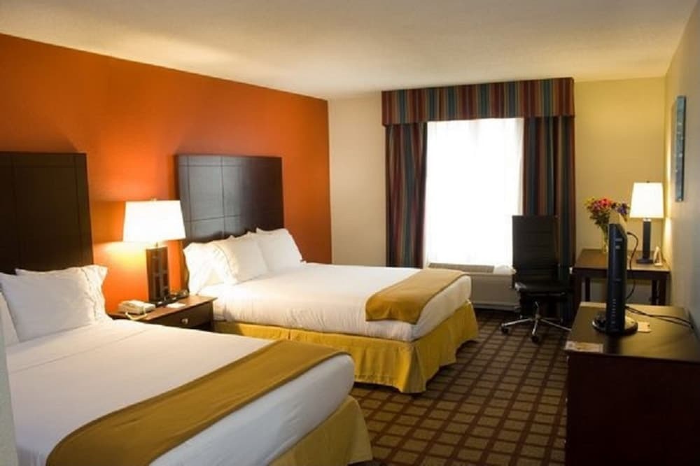 Holiday Inn Express Hotel & Suites Chicago-Algonquin By Ihg Exterior photo